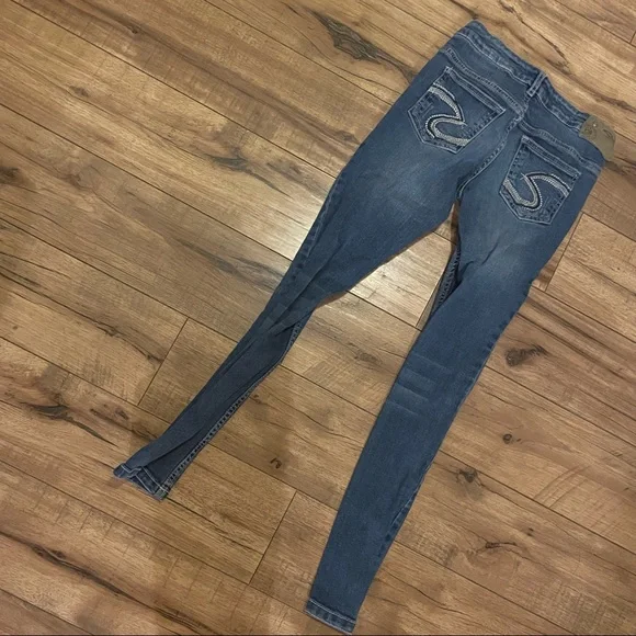 Girls size 10 Sasha by Silver jeans - Picture 3 of 3